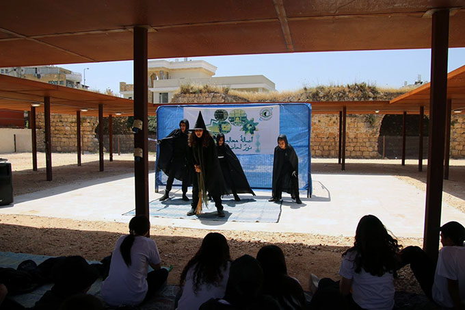 طلّاب طبقة الثوامن من اعدادية دار التربية والعلوم بجولة استكشافية لمعالم جلجولية 